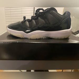 Jordan 11 Retro Low (72-10)